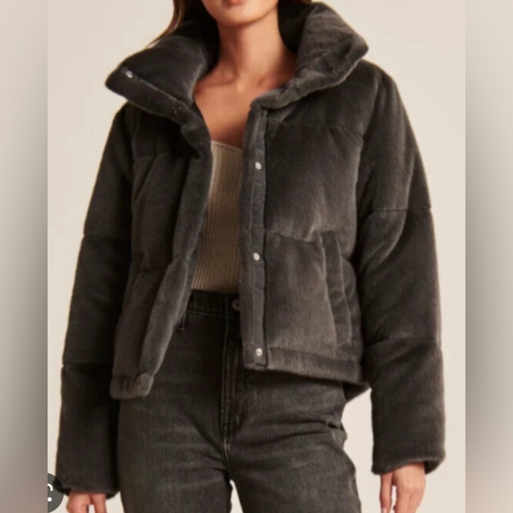 NWT Abercrombie Faux Fur Mini Puffer in Charcoal Gray, Size M